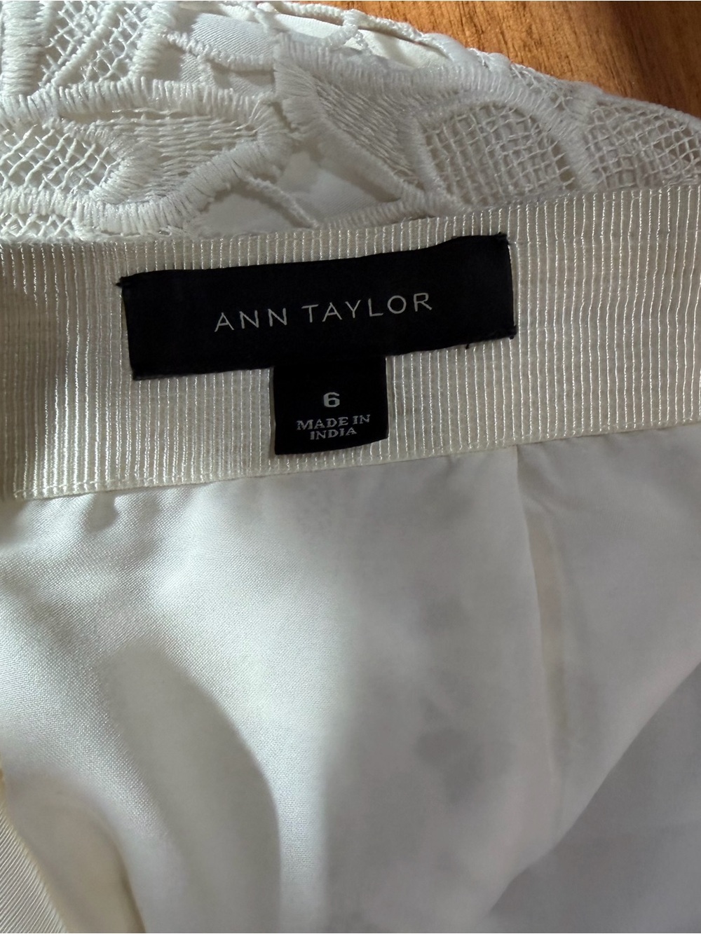 Ann Taylor Cream Floral Lace Pencil Skirt - Picture 2 of 2